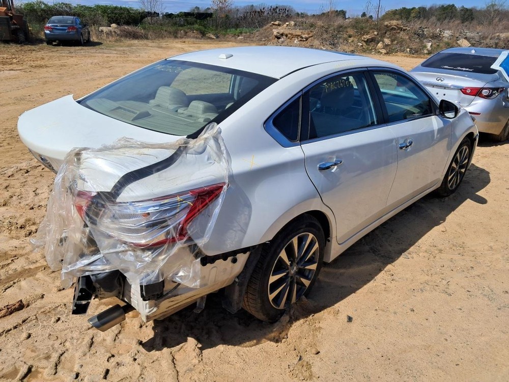 ALTIMA 2017 Glove Box 5000456