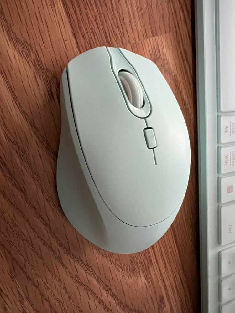 Wireless Keyboard and Mouse with Phone Holder, USB & Type C Receiver