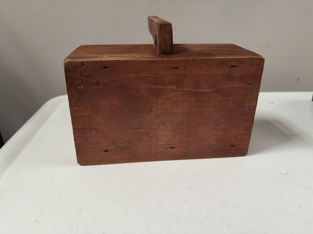 Wood Cranberry Primitive Harvest Scoop Model