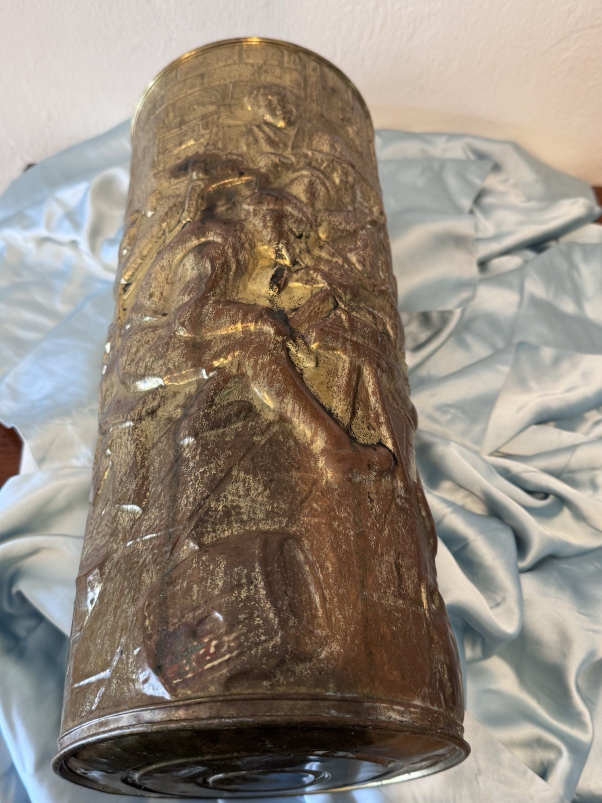 Lombard Umbrella Stand Brass Embossed Relief Colonial Pub Scene England 15" Tall