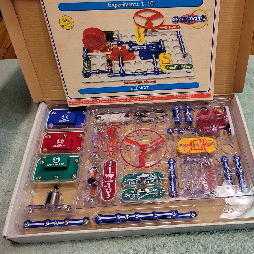 SNAP CIRCUITS JR BY ELENCO - OVER 100 EXCITING PROJECTS