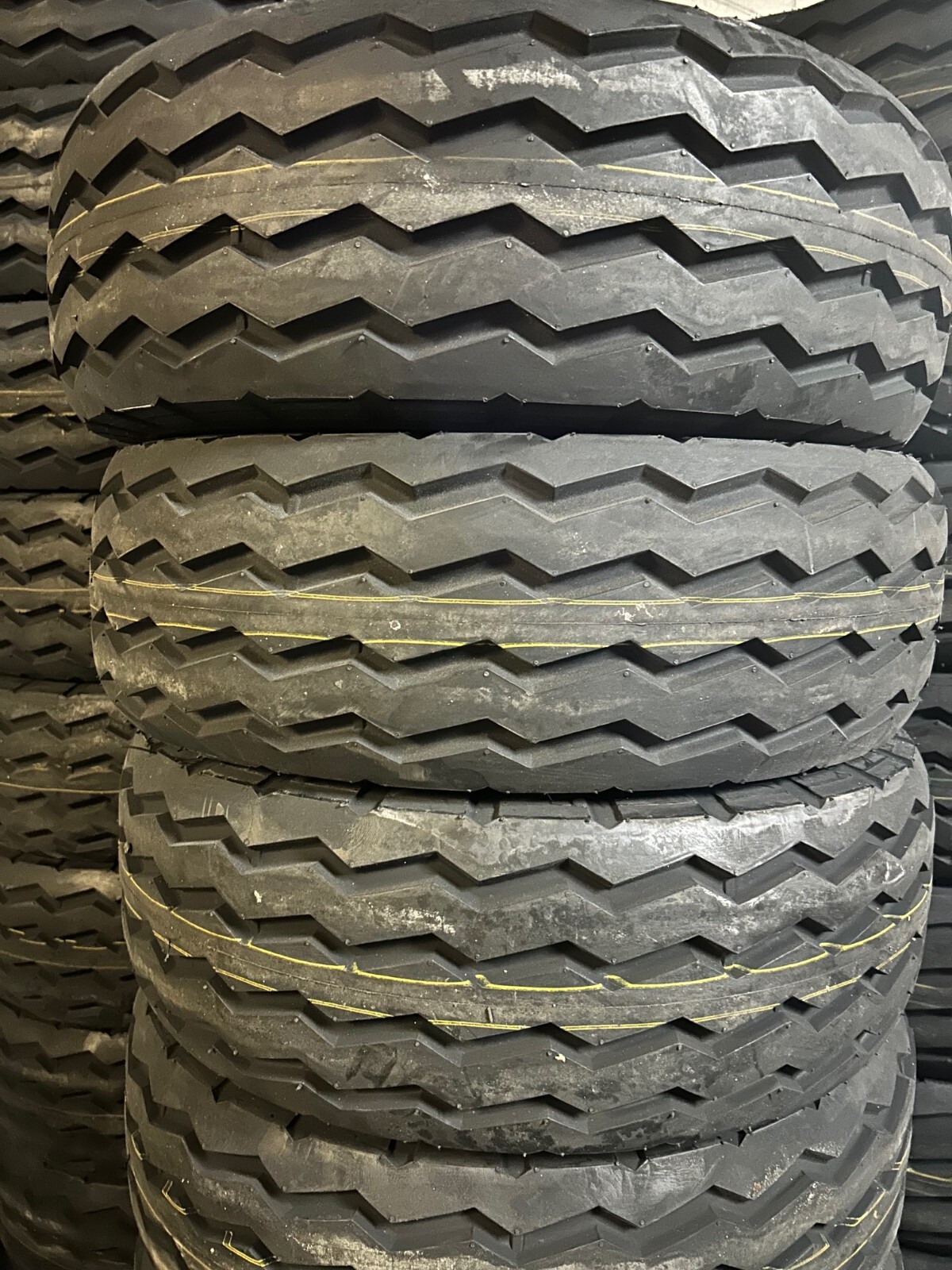 11L-15 12 PLY Road Crew F3 BACKHOE FRONT TIRE 11Lx15, Backhoe HD 11-L15 11L15