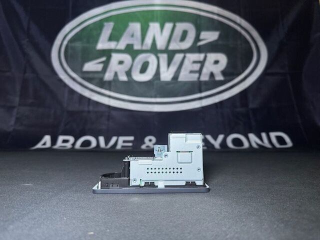 Genuine Mid USB/ Power Socket Discovery Range Rover LR106219