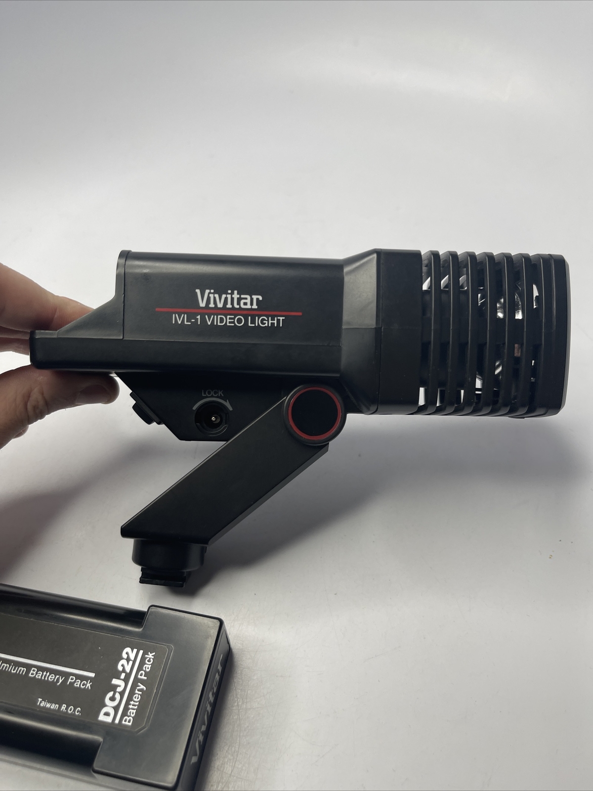 Vivitar IVL-1 Video Light And Battery Photography Lighting Nice Condition