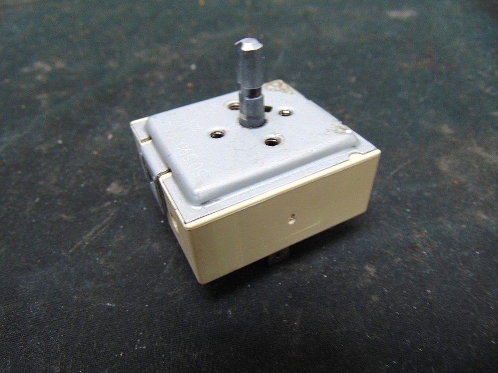 GE Electric Range JB350DF4CC Dual Surface Element Control Switch WB24T10058