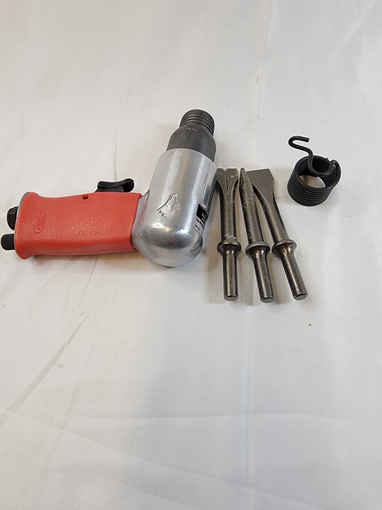 Husky Tools Pneumatic Air Hammer HDT103 w/ Chisel Bits