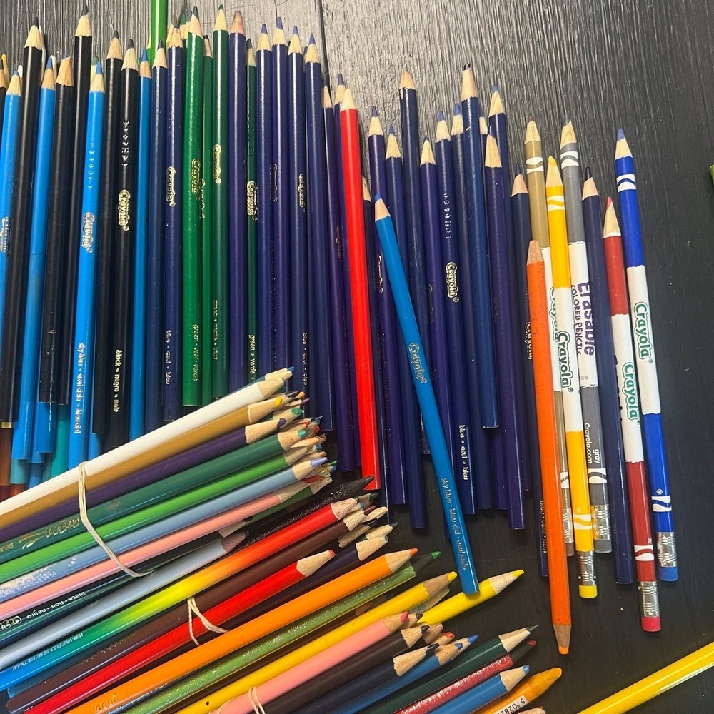 Huge colored pencil lot