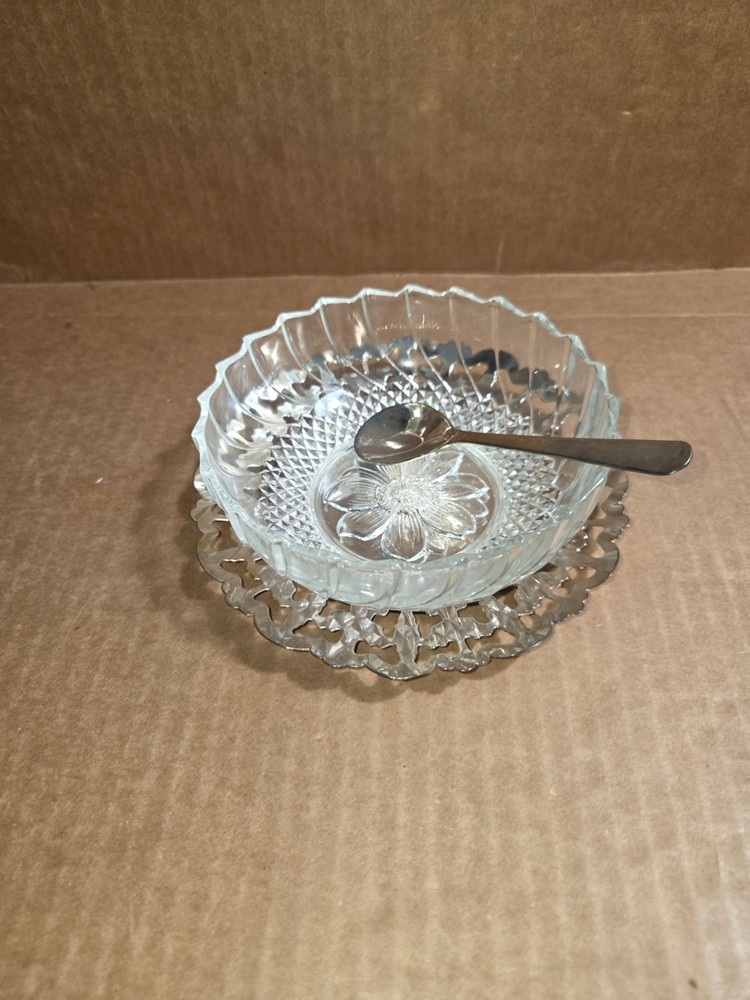 Bowl Sauce Silver Plated with Spoon World Showcase Gift Collection