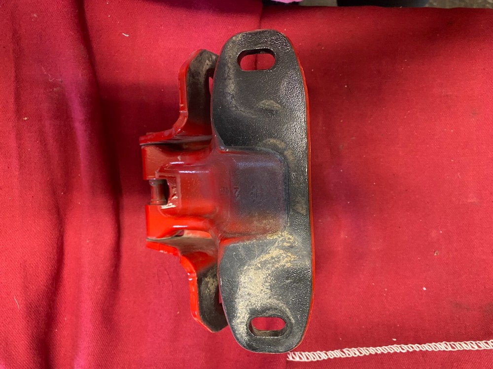 FREIGHTLINER CASCADIA DOOR HINGE A1868553000