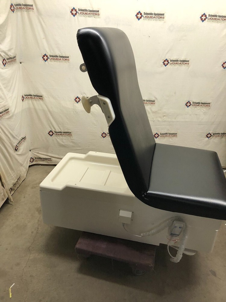 Avante Meridian Power Exam Table