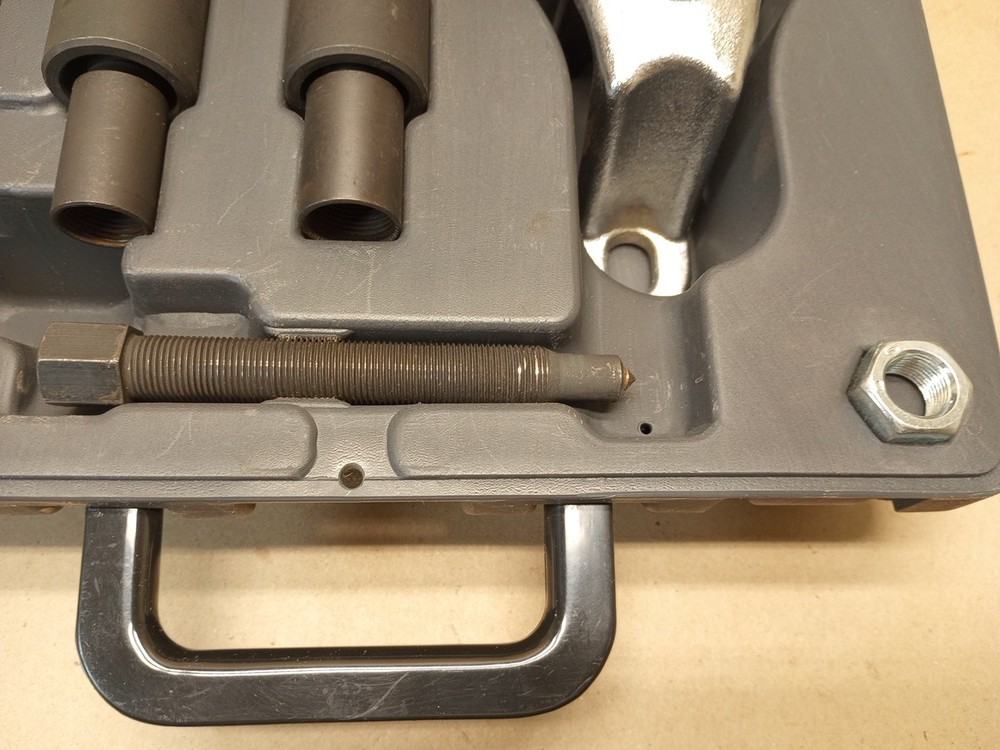 Astro Pneumatic Tool Company 7837 Front Hub Puller & Installer Set