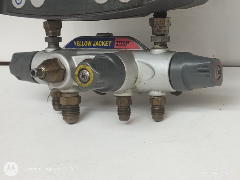 YELLOW JACKET 40815 REFRIGERATION SYSTEM ANALYZER ..MISSING LEFT KNOB!!!