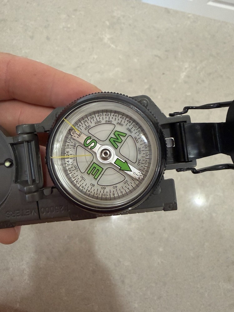 Directional Lenatic Compass