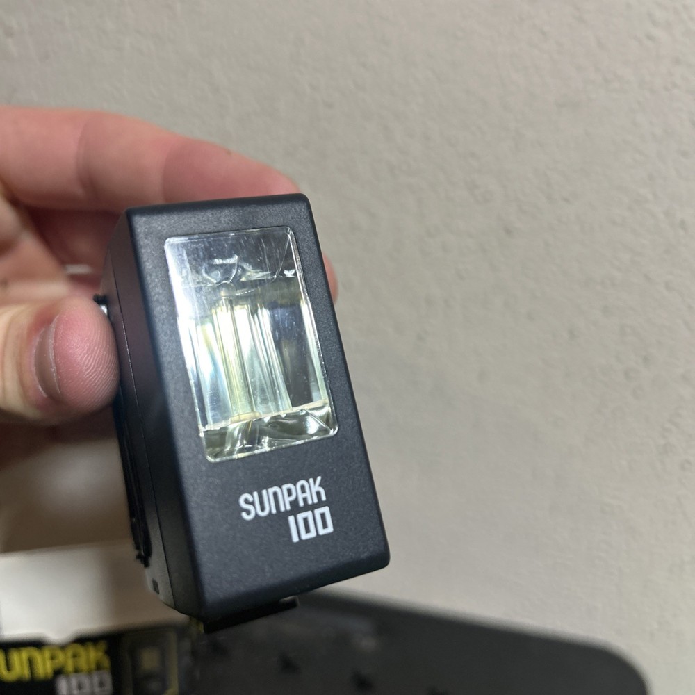 Sunpak 100 flash Unit New In Box