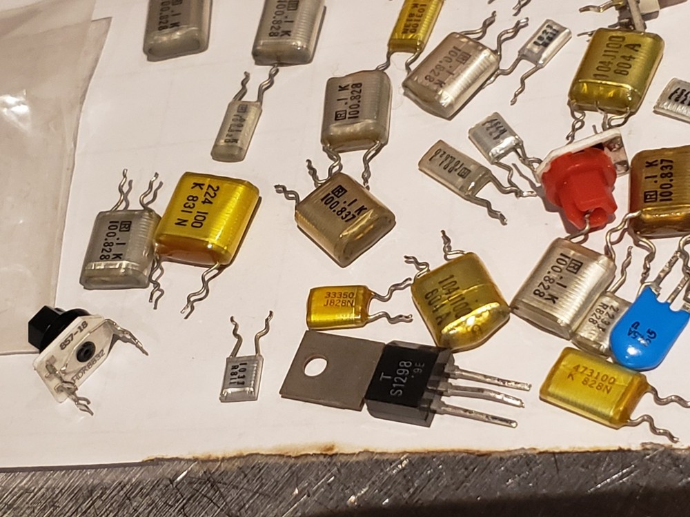 Miscellaneous Heathkit Crystal/ Capacitor Lot