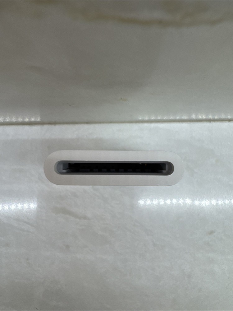 Apple A1362 iPad Iphone Adapter - SD Card Reader- K1a