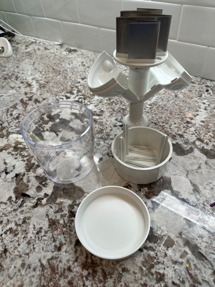 Pampered Chef Food Chopper (Top-Down Push Function) White - #2585