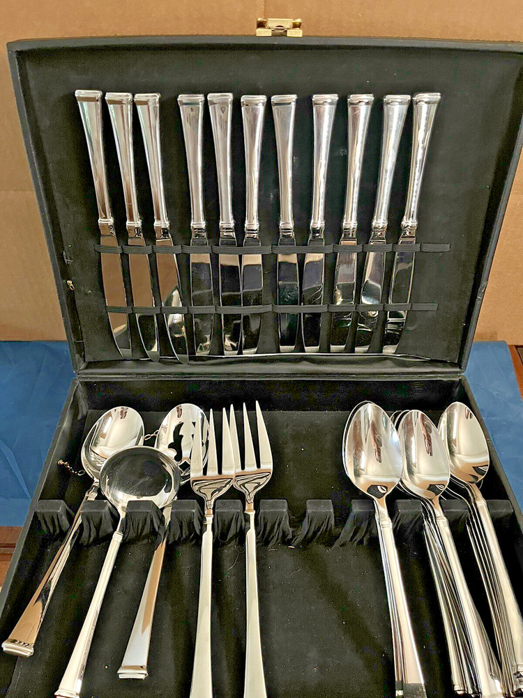 Mikasa STANTON Stainless Glossy 18/10 Silverware Flatware - 28 PCS.