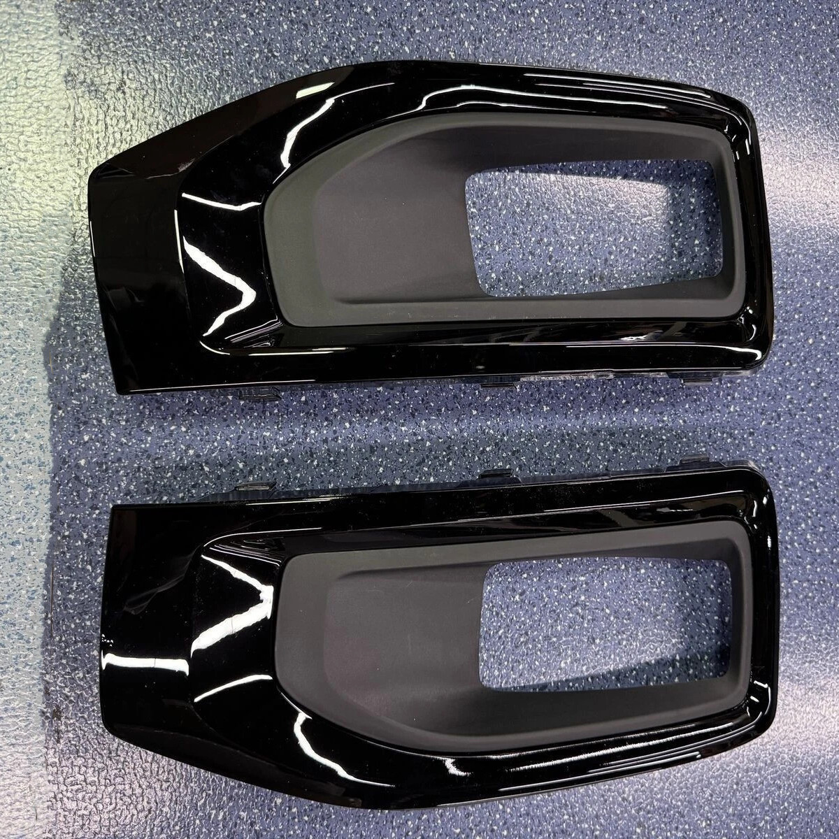New Pair For 2015-2020 GMC Yukon / Yukon XL Gloss Black Fog Light Bezel Cover