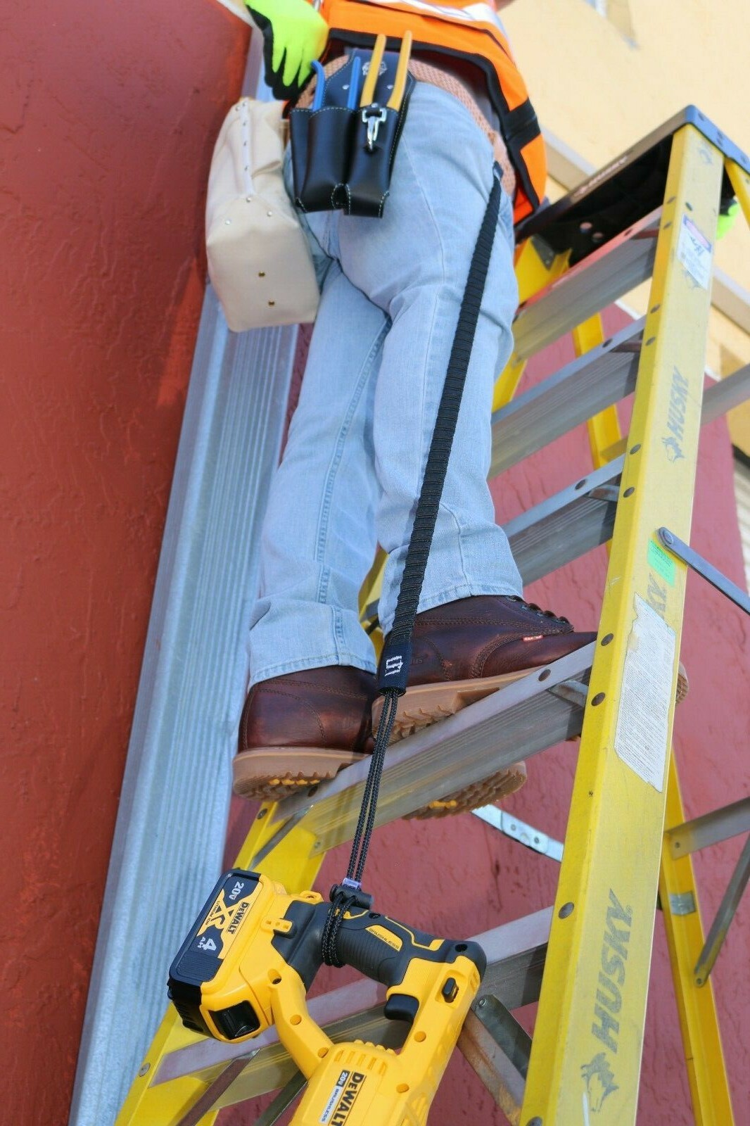 New Tool Lanyard Shock Absorbing with Carabiner 15lb Weight Capacity New Safety