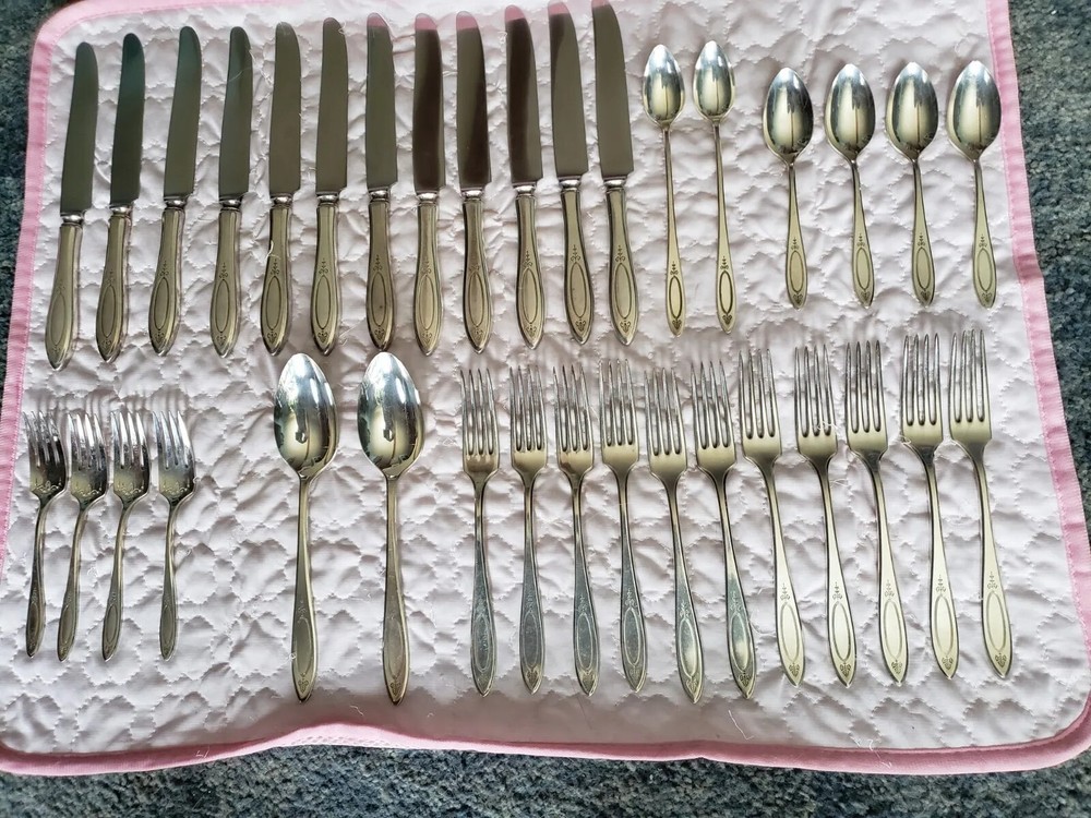 Vintage 35 pc Community Oneida Silver 1916 "Adam" Set - Silverplate Silverware