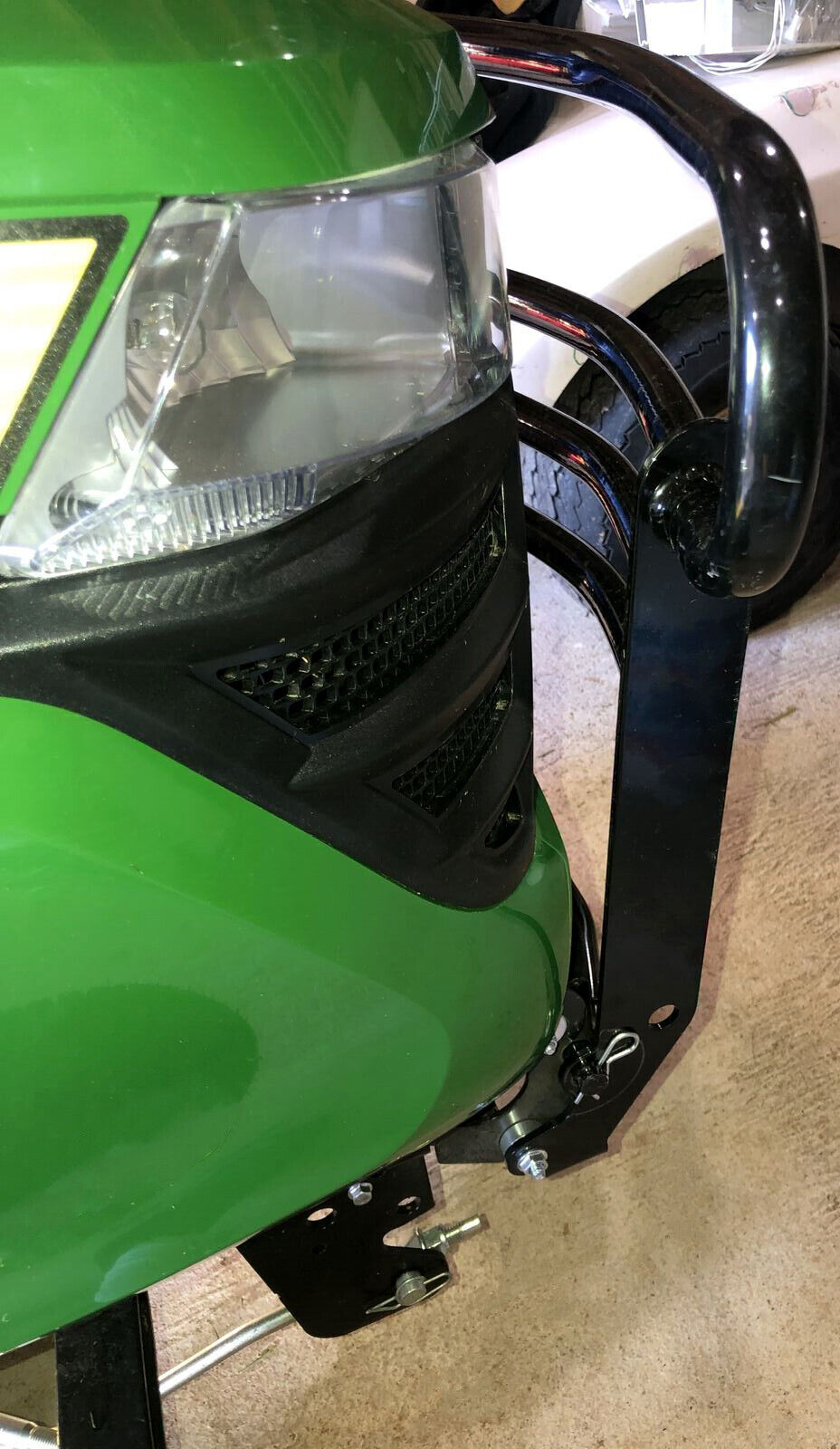 1x Powder coated Bumper Brush Guard For John Deere X300 X570 X580 X584 X590