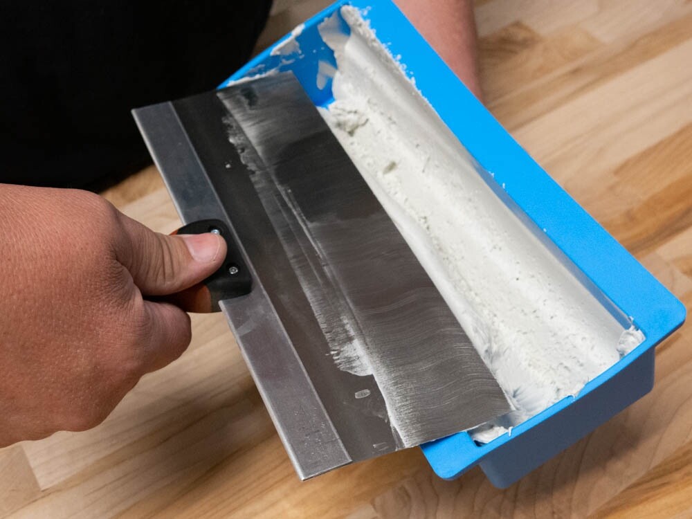 MUDFLEXTOOLS 10.5” Ez Clean Flexible Drywall Mud Pan Soft Silicone Non Stick