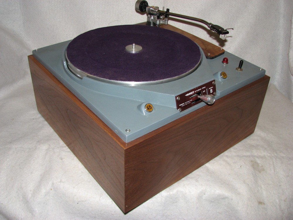 Russco Studio Pro Model B turntable