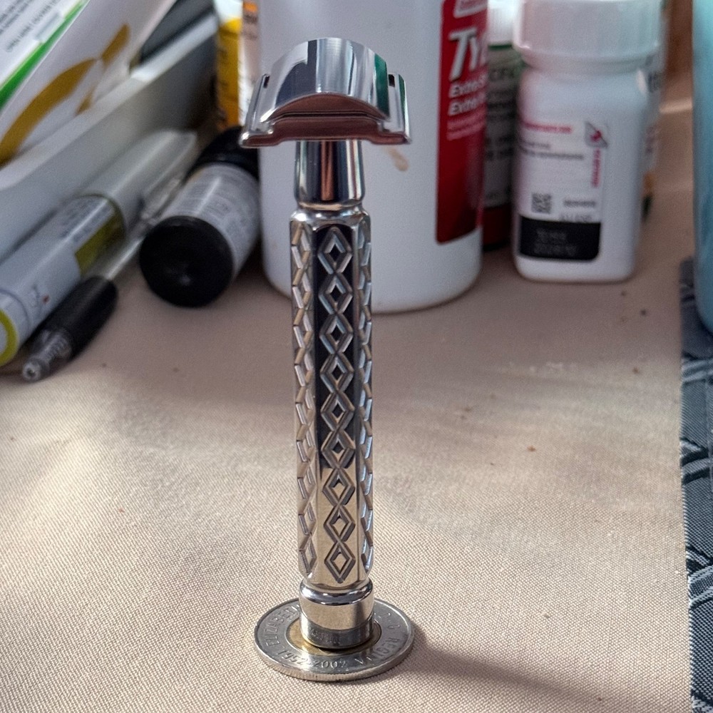 Paradigm Diamondback Titanium - Safety Razor