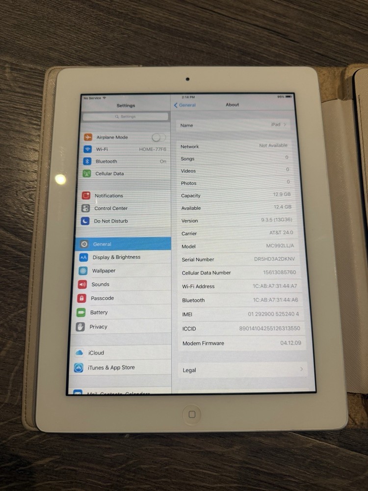 Apple IPad 2 White/Silver With Michael Kors Case bundle