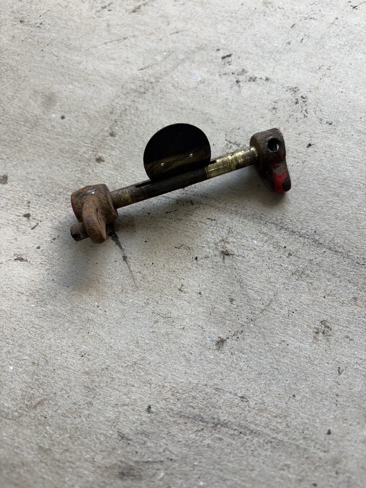 New Idea Vari-Speed engine throttle shaft