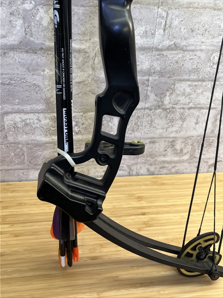 Barnett Bone Collector Junior Compound Bow