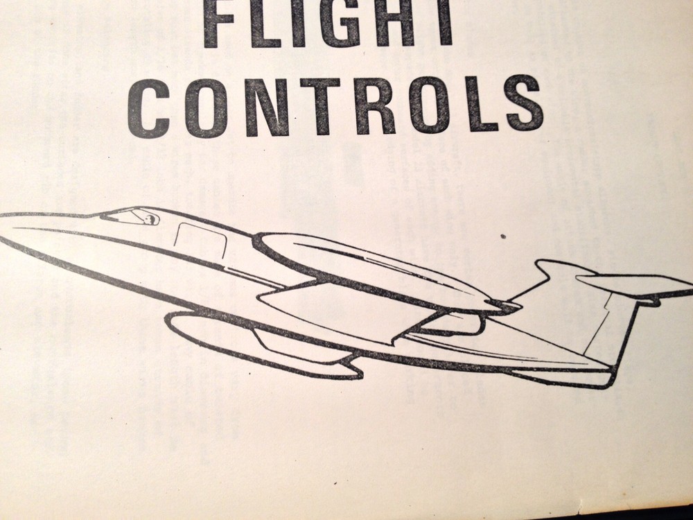 Learjet 23, 24, 24B, 24D, 25, 25B & 25C Pilot Training Manual