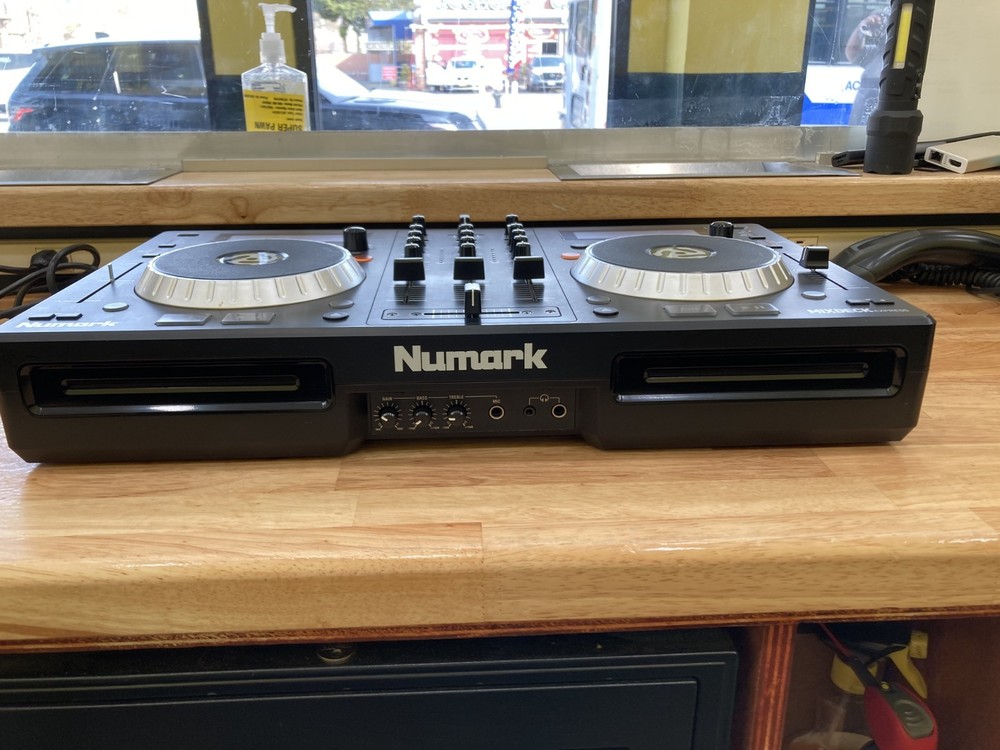 Numark Mixdeck Express Double Deck DJ Controller Built-in Mixer USB Effects