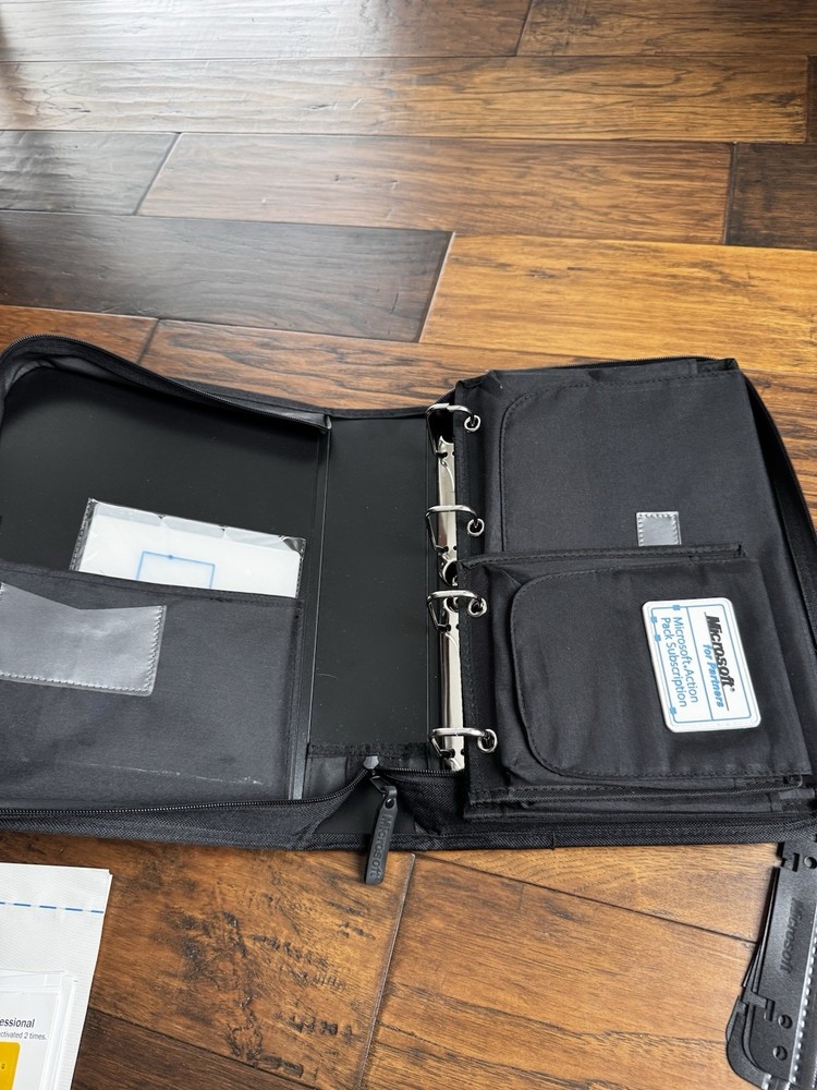 Microsoft Action Pack Subscription Partner Program: 17 CD's Lot & 91 Keys