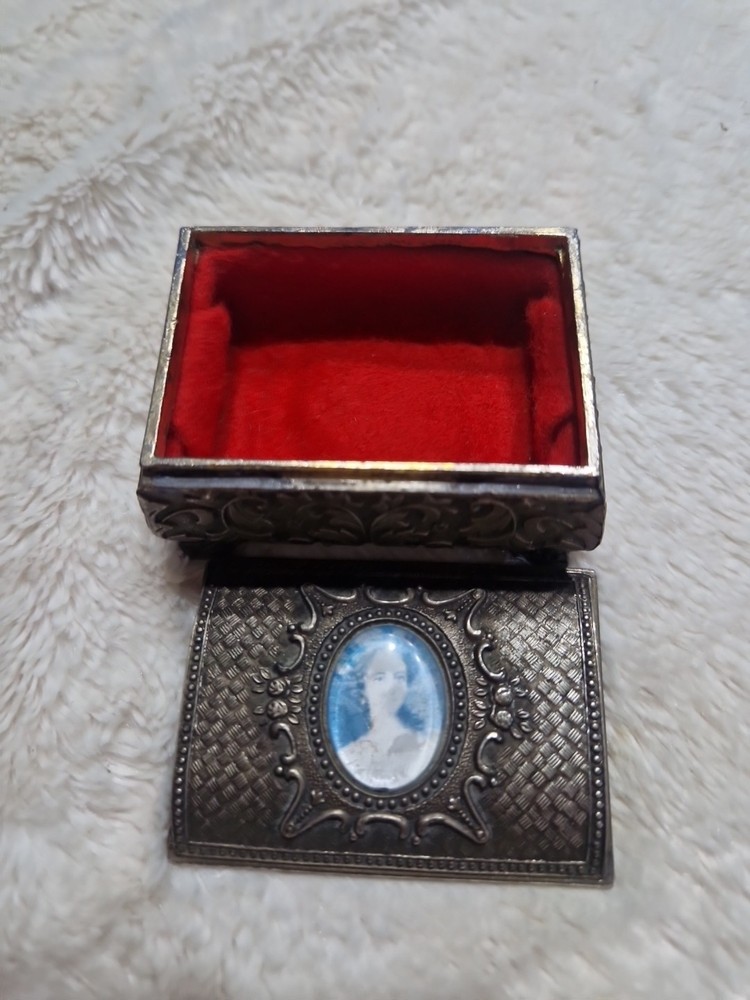 Antique Trinket Box with portrait