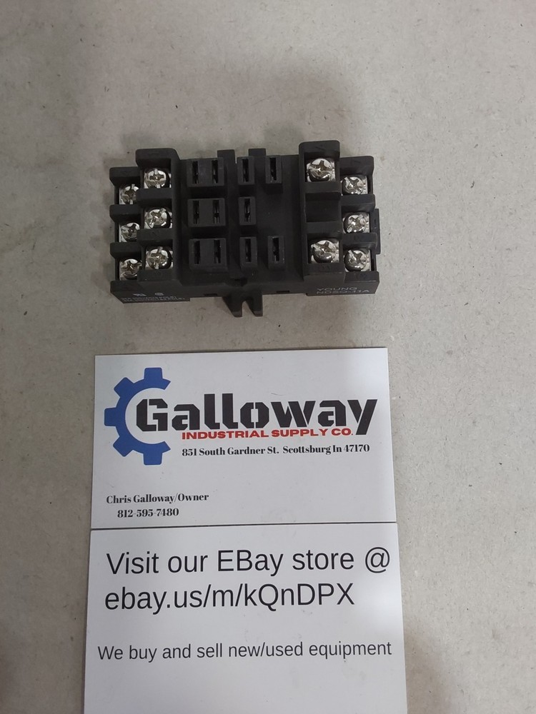 Young NDSQ-11A Relay Socket NDSQ11A USED