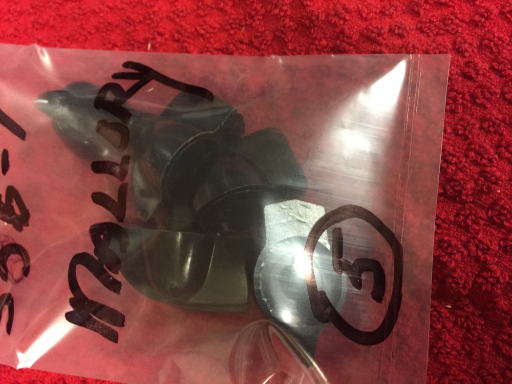 366-1 MALLORY POINTER CONTROLK KNOBS 5 PCS