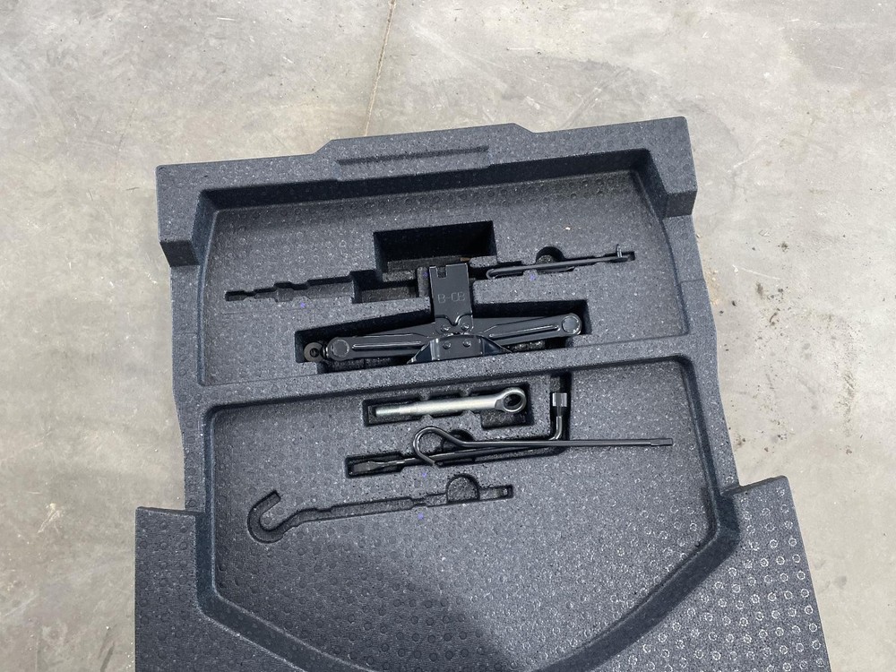 Used Blind Spot Detection System Warning Control Module fits: 2015 Subaru Legacy