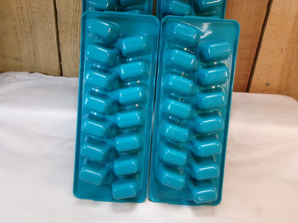Set of 4 Sterilite Plastic Teal Blue Nesting Stackable 14 Cube Ice Cube Trays