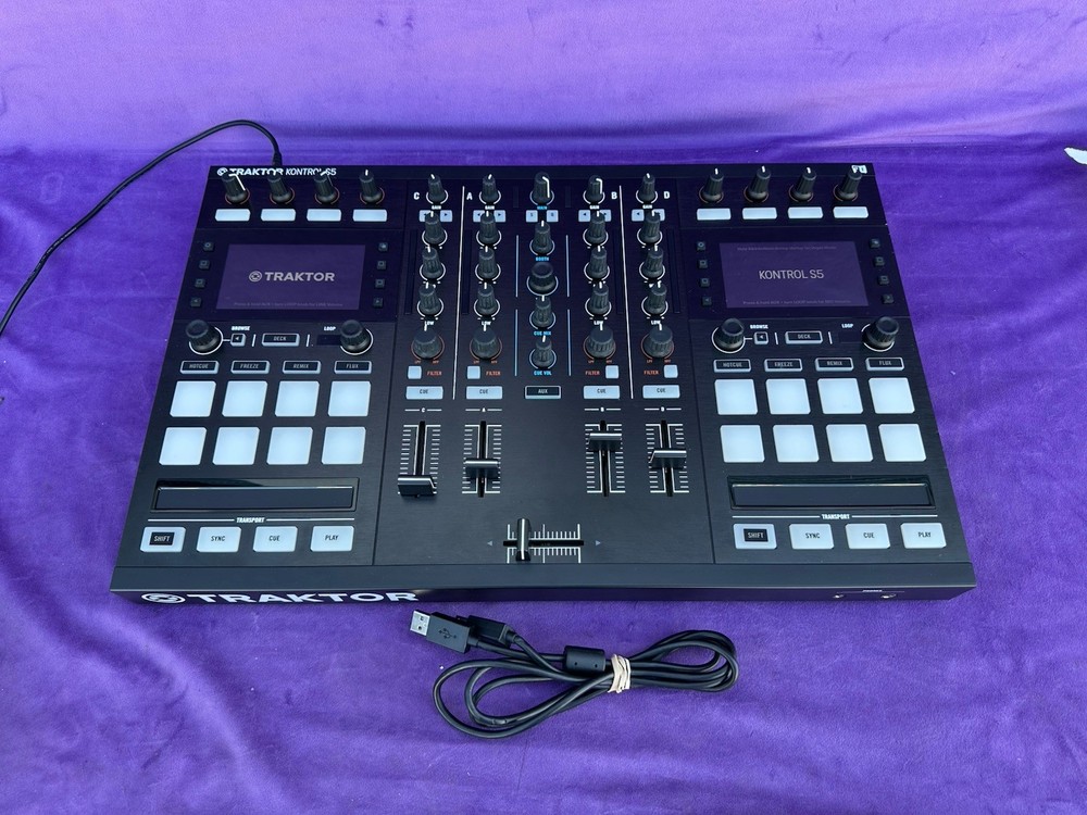 Native Instruments Traktor Kontrol S5 DJ Controller