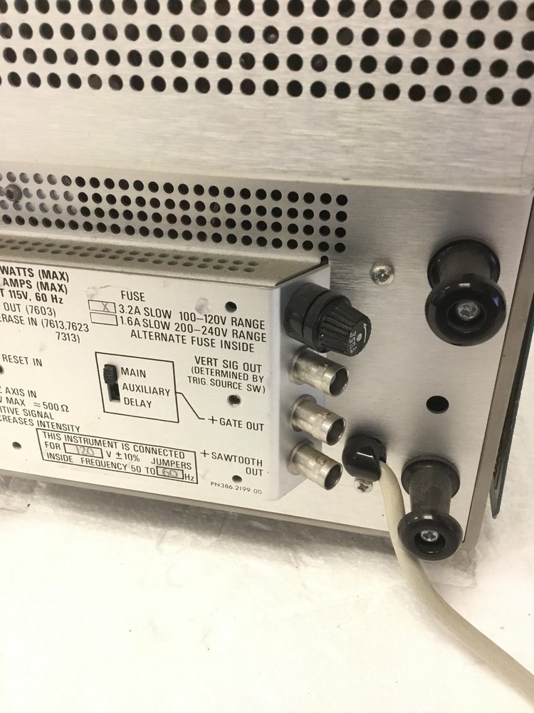Tektronix 7623 Oscilloscope 5" Screen w/Amplifier, Sampling Unit & Delaying Base