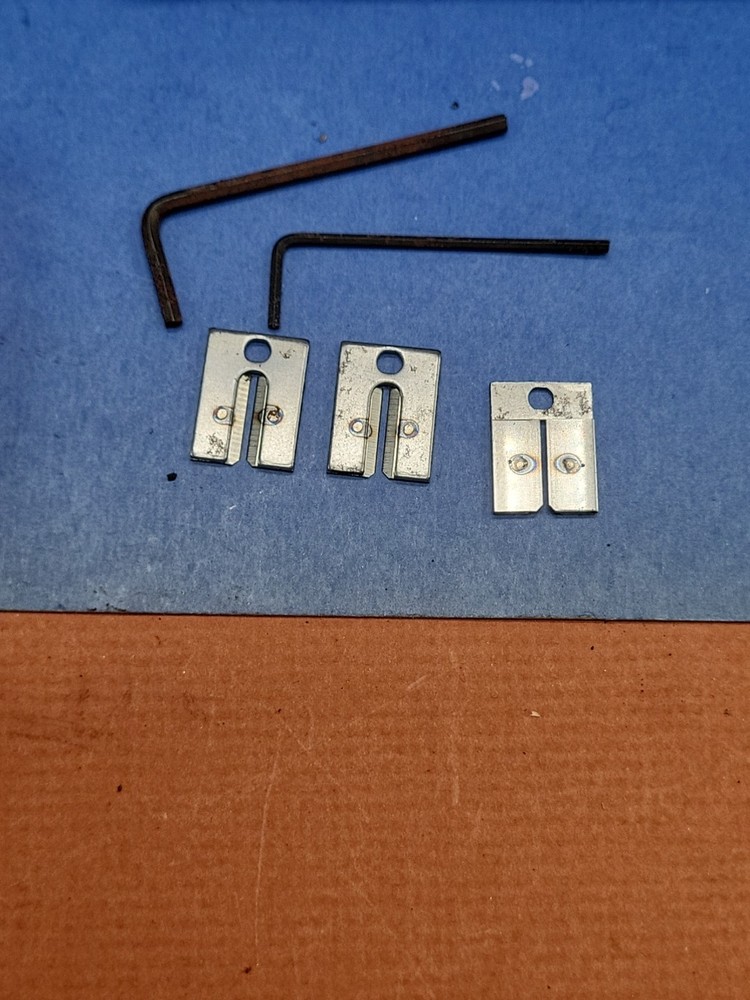 Thomas & Betts Versa - Trak Comminations Cable Intstalling Tool Kit No. UCCSK1 A