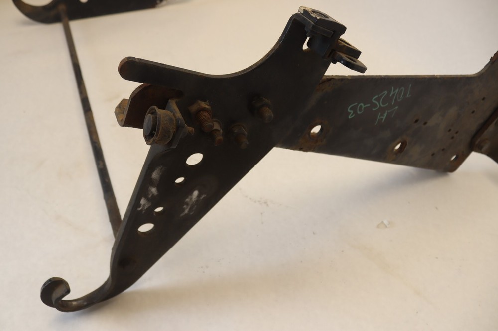 2008-2017 FREIGHTLINER CASCADIA 125 LEFT DRIVER FAIRING MOUNT BRACKET FRAME OEM