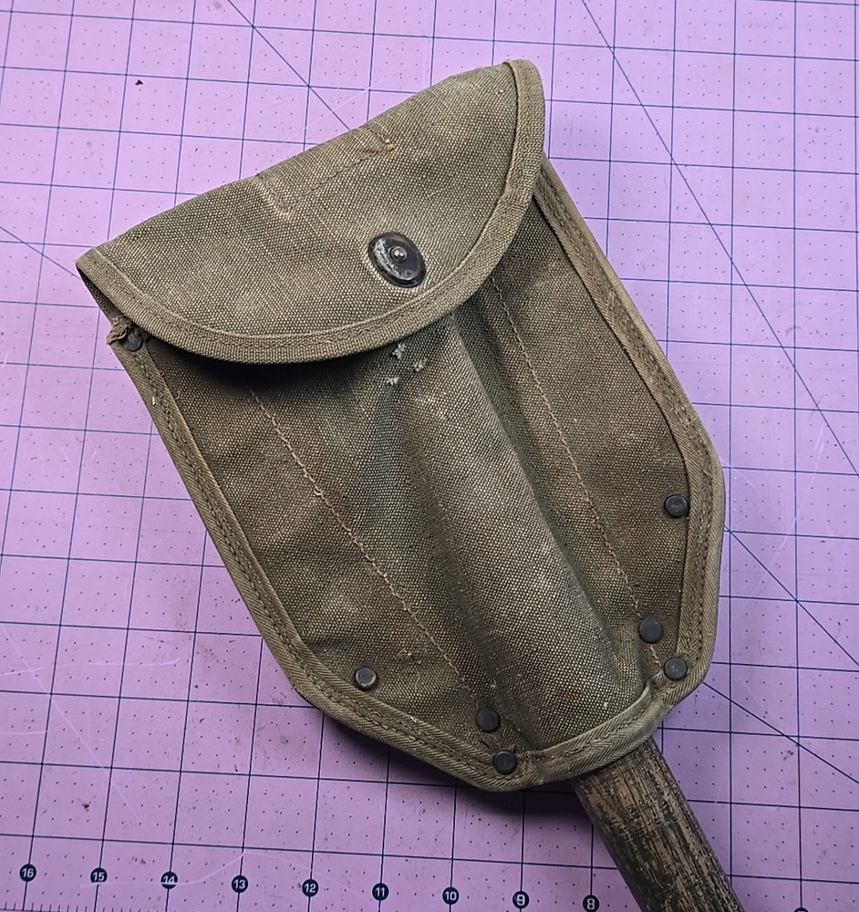 ORIGINAL WWII US ARMY M1943 COMBAT FIELD FOLDING SHOVEL - DATED 1945 AMES