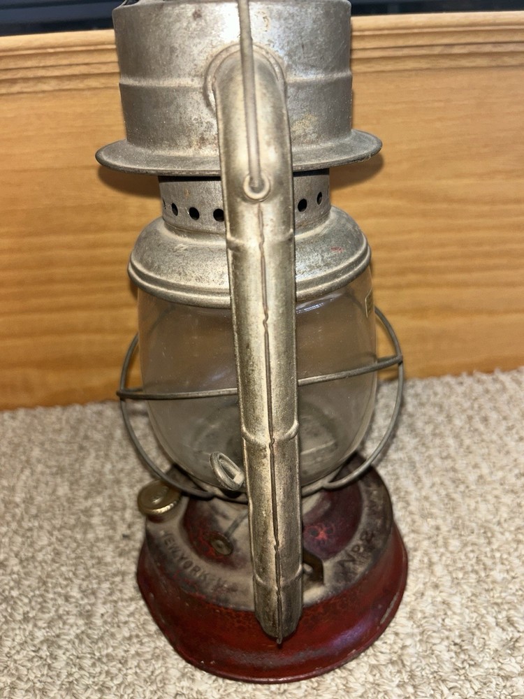 Dietz Wizard No. 2 Kerosene Lantern. Clear Globe