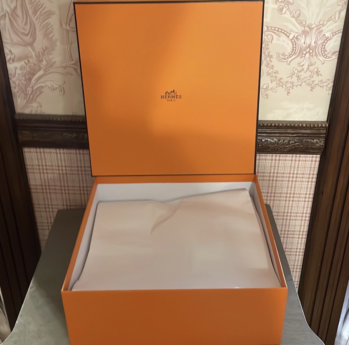 HERMES GIFT BOX WITH TISSUE PAPER L 10in H 10in W 4in D 31/2in New