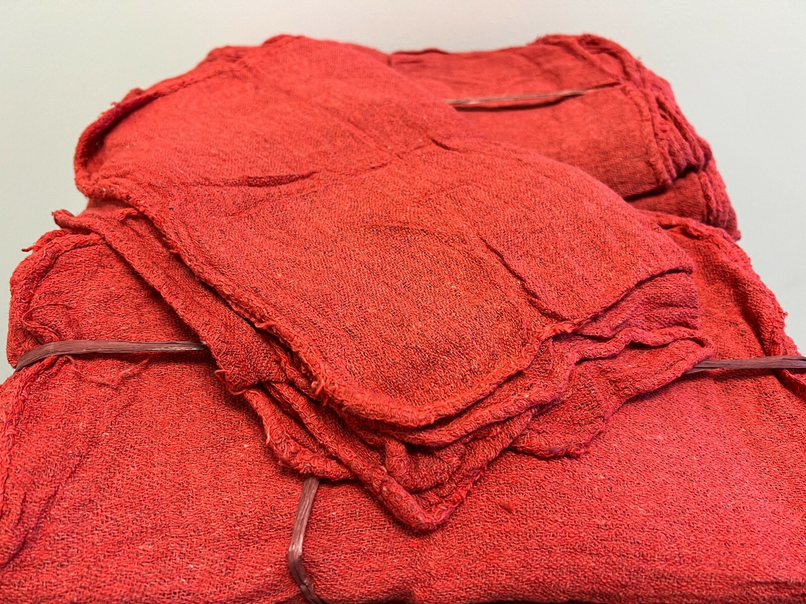 1000 PIECES NEW RED INDUSTRIAL SHOP RAGS CLEANING TOWELS 14x14 inches