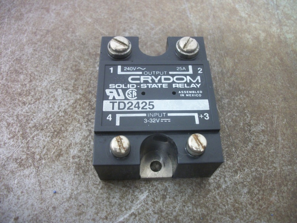 CRYDOM SOLID-STATE RELAY TD2425 240VAC 25AMP 3-32VDC