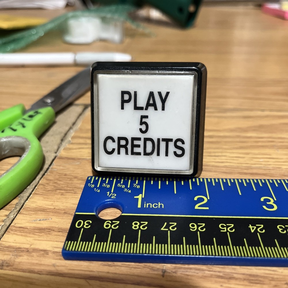 Play 5 Credits Button